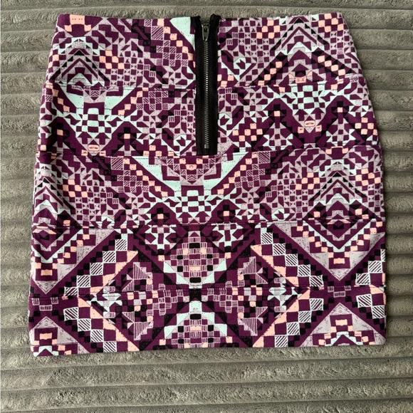 Cute skirt - Picture 2 of 3